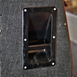 studio-la-boite-a-meuh-baffle-marshall-1960A-poignee