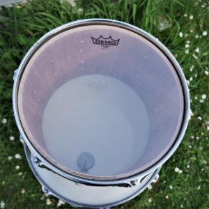 studio-la-boite-a-meuh-peaux-neuves-resonnance-tom-medium-japson