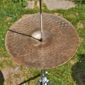 studio-la-boite-a-meuh-zildjian-kz-special-hh-13-bottom-interieur