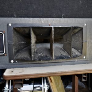 studio-la-boite-a-meuh-altec-lansing-9844-trompe-exterieur