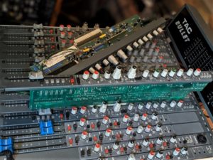 studio-la-boite-a-meuh-tac-bullet-alimentation-tranches-modulaires