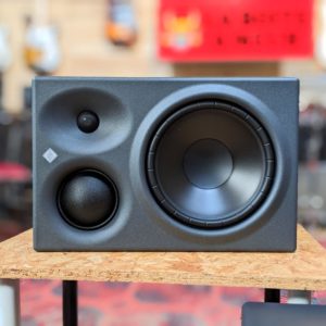 studio-la-boite-a-meuh-monitoring-neumann-kh310A