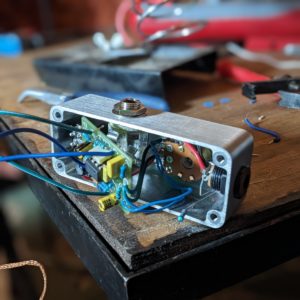 studio-la-boite-a-meuh-pédale-high-pass-filter-construction