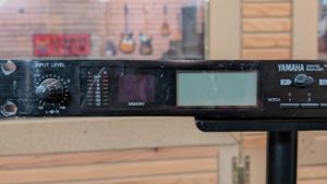 studio-la-boite-a-meuh-yamaha-ydg-2030-detail-avant-1