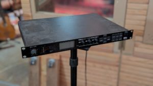 studio-la-boite-a-meuh-yamaha-ydg-2030-dessus