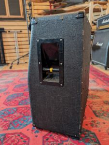 studio-la-boite-a-meuh-baffle-marshall-1960A-cote-2