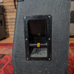 studio-la-boite-a-meuh-baffle-marshall-poignee-1