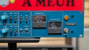 studio-la-boite-a-meuh-behringer-369-kt