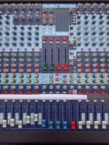 studio-la-boite-a-meuh-midas-venice-320