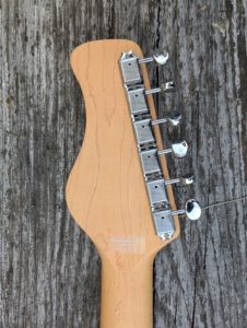 studio-la-boite-a-meuh-danelectro-coral-sitar