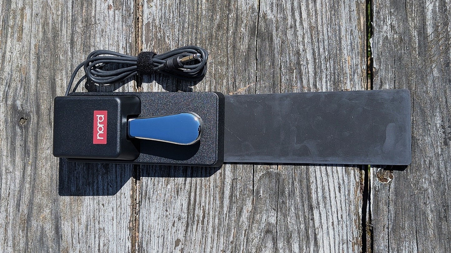 studio-la-boite-a-meuh-nord-sustain-pedal-2