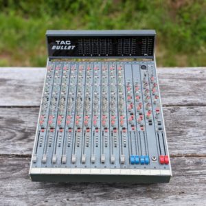 Studio-la-boite-a-meuh-tac-bullet