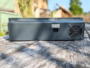 Studio-la-boite-a-meuh-tac-bullet-alimentation-derriere