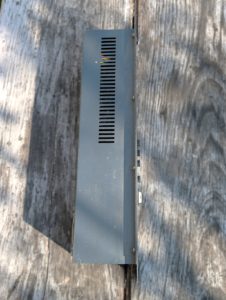 Studio-la-boite-a-meuh-tac-bullet-alimentation-dessus