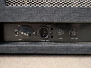 studio-la-boite-a-meuh-carlsbro-tc-100-selecteur-tension