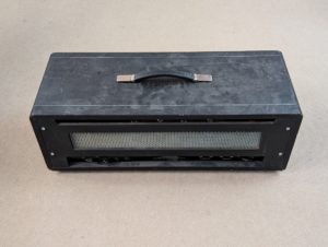 studio-la-boite-a-meuh-carlsbro-tc-100-dessus-arriere