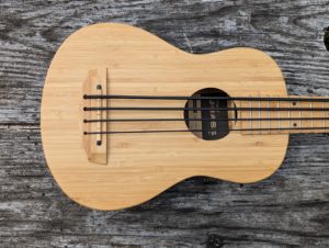 studio-la-boite-a-meuh-kala-u-bass-bamboo-caisse-dessus