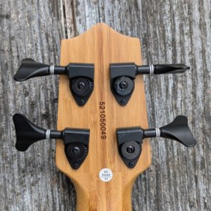 studio-la-boite-a-meuh-kala-u-bass-bamboo-tete-dessous