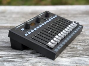 studio-la-boite-a-meuh-behringer-P24