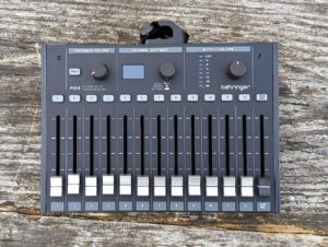 studio-la-boite-a-meuh-behringer-p24