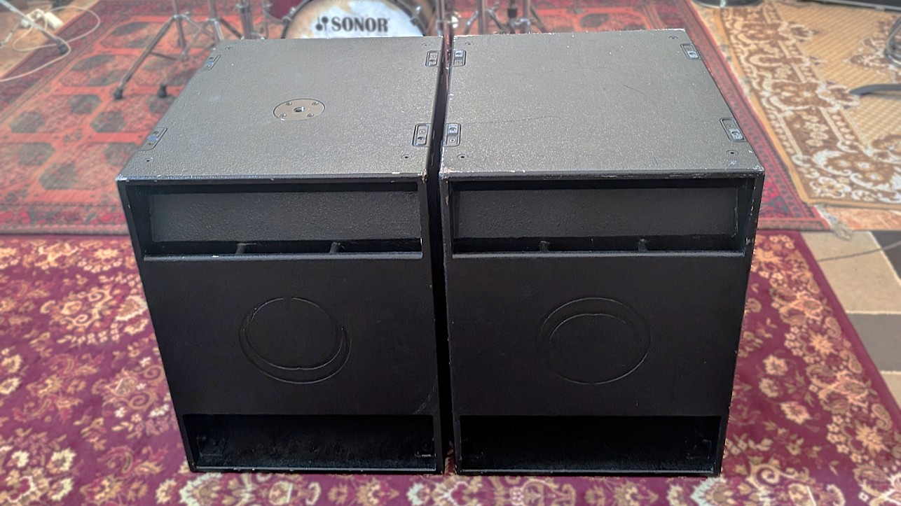 studio-la-boite-a-meuh-subs-turbosound-Nuq118b-an-1