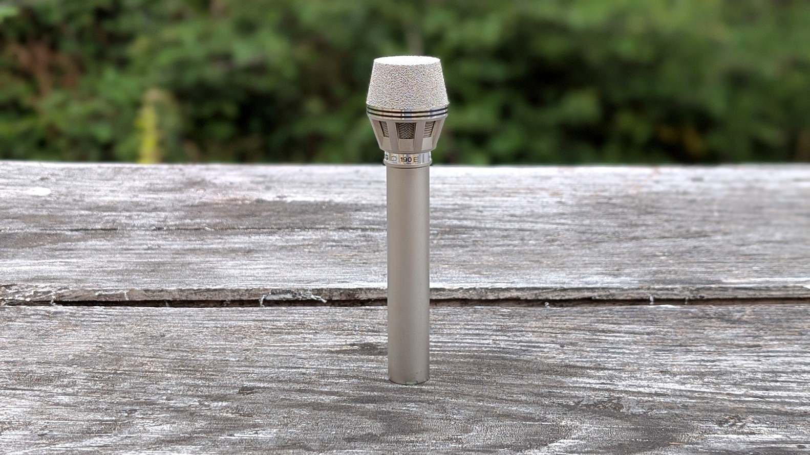 studio-la-boite-a-meuh-akg-d190e