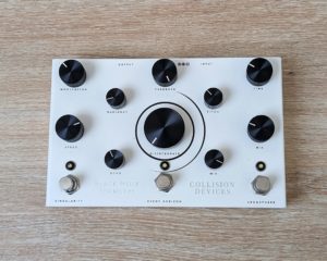 studio-la-boite-a-meuh-black-hole-symmetry