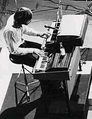 Ray_Manzarek_1968